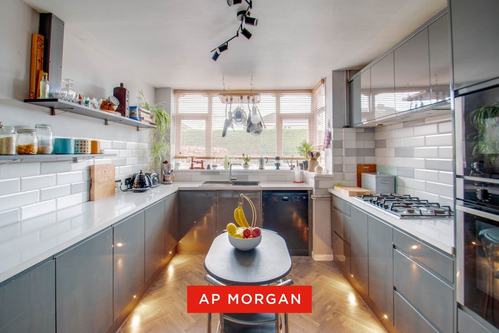 Property photo 3 of 17 Picture No. 14