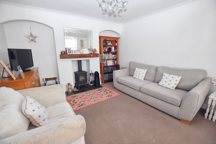 Property photo 3 of 21 Lounge 1