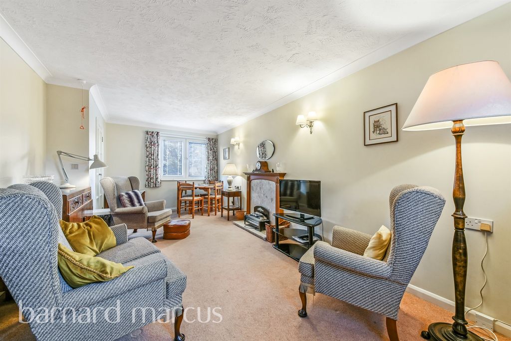 Property photo 2 of 9