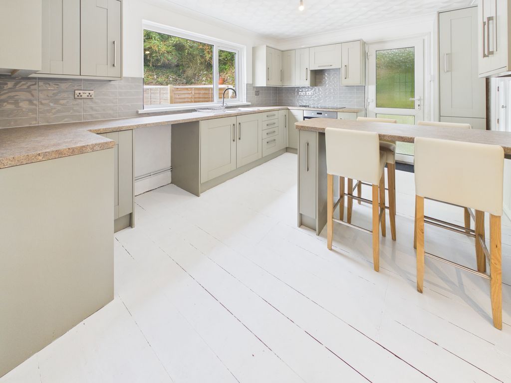 Property photo 2 of 15 Kitchen