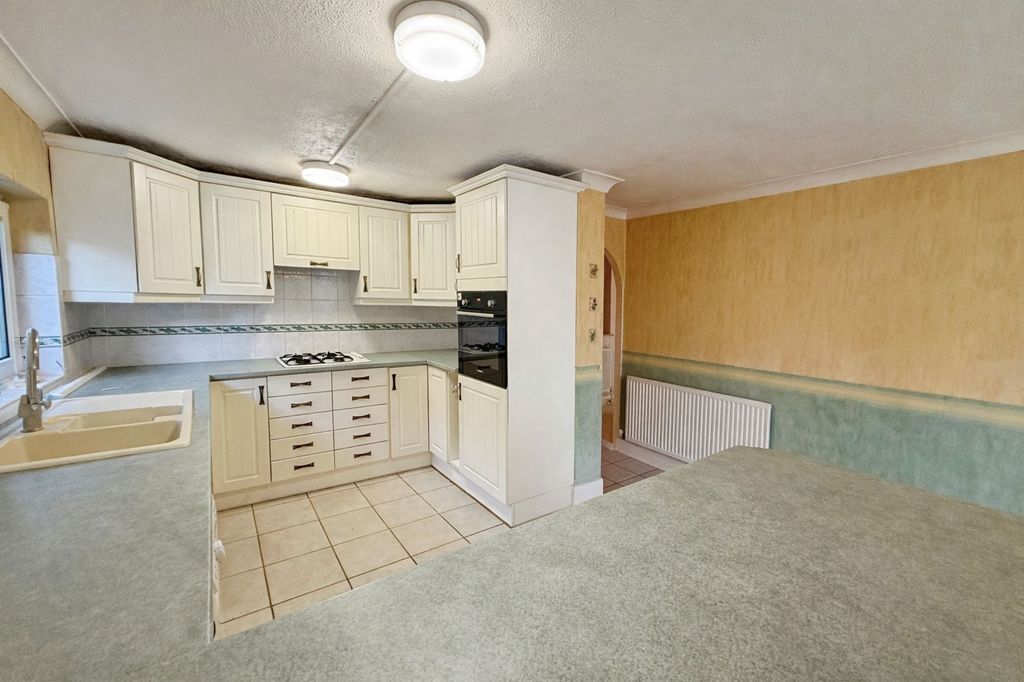 Property photo 2 of 20