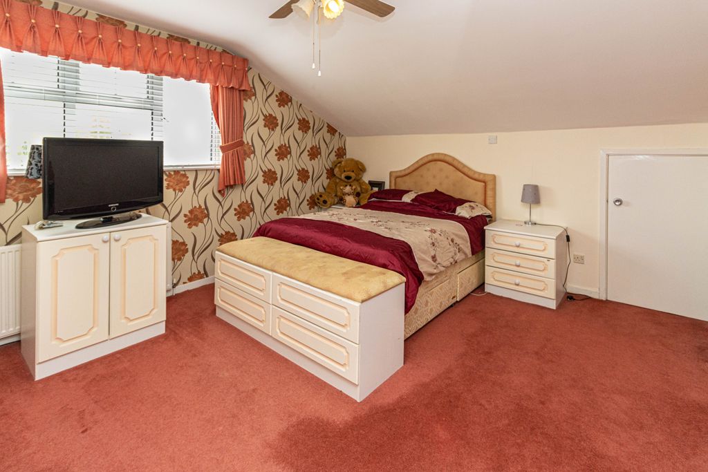 Additional image 12 of 7 bed detached house for saleNetherfield Road, Harpenden, Hertfordshire AL5