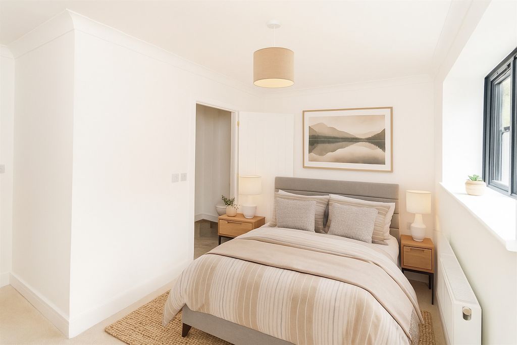 Property photo 2 of 21 Principle Bedroom