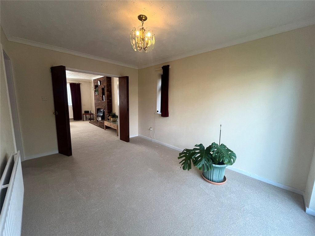 Property photo 2 of 31 Picture No. 11