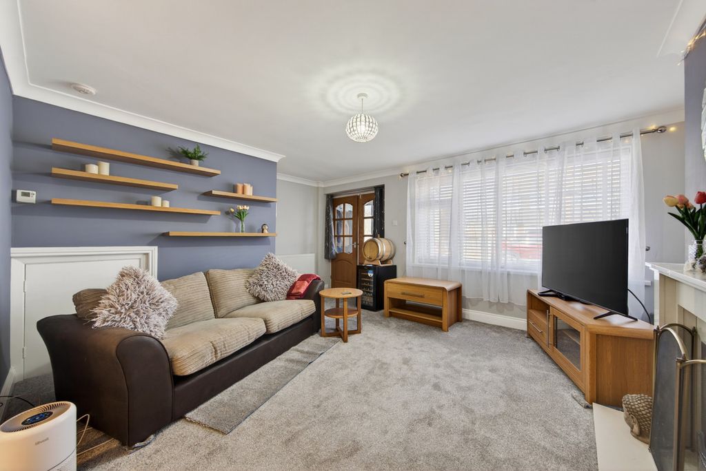 Property photo 2 of 36