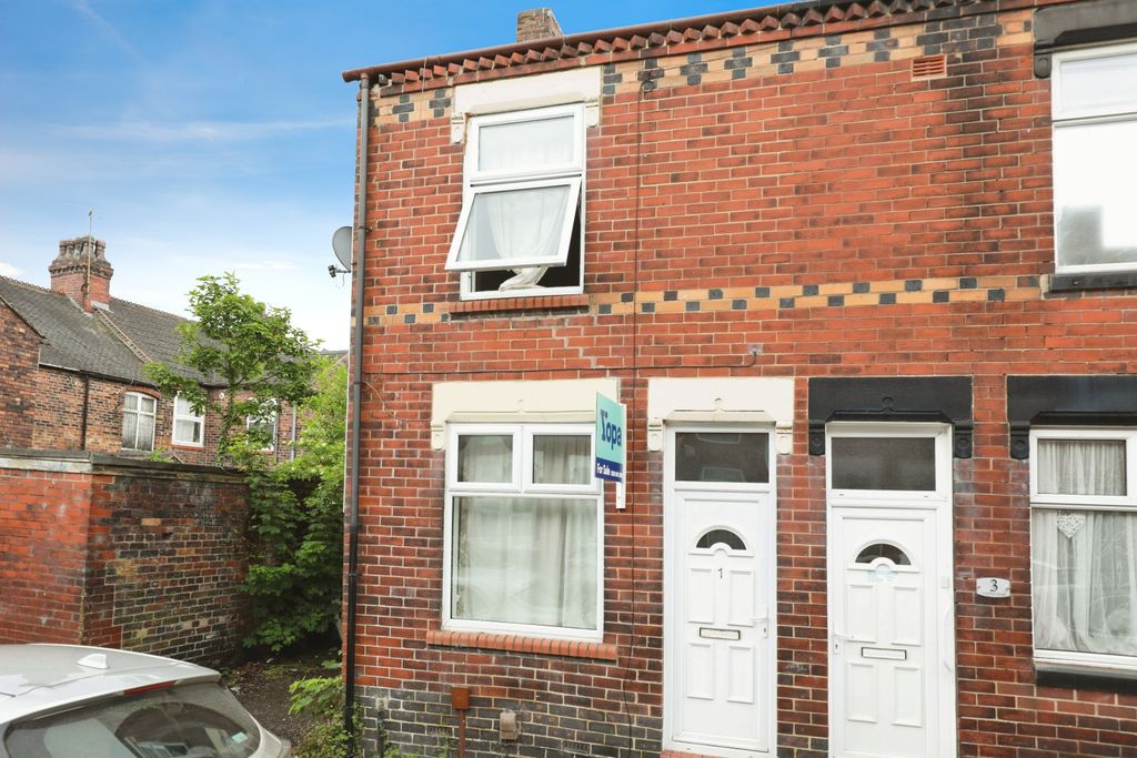 Property photo 1 of 17 Front