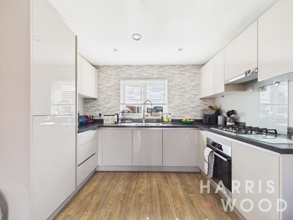 Property photo 3 of 14 5365327