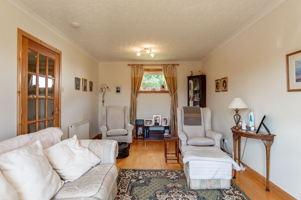 Property photo 2 of 34
