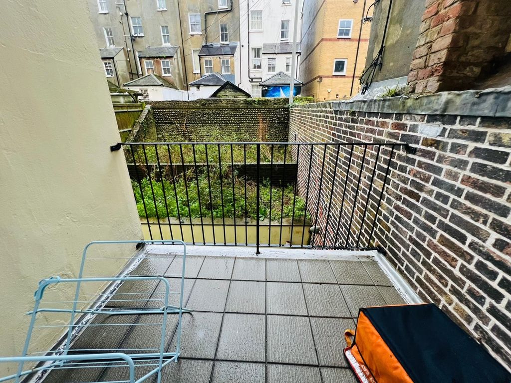 Property photo 3 of 8 Balcony