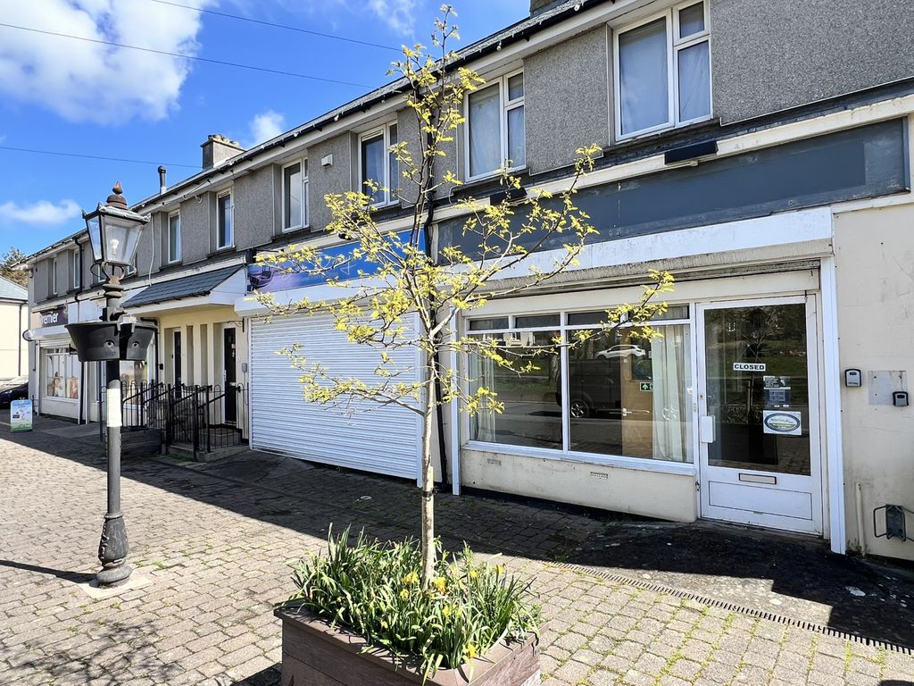 Property photo 1 of 11 Shop With Planning For A 1 Bedroom Apartment For Sale