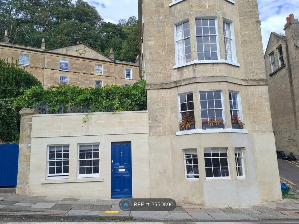 Property photo 1 of 10 Refurbished Ground Floor Flat
