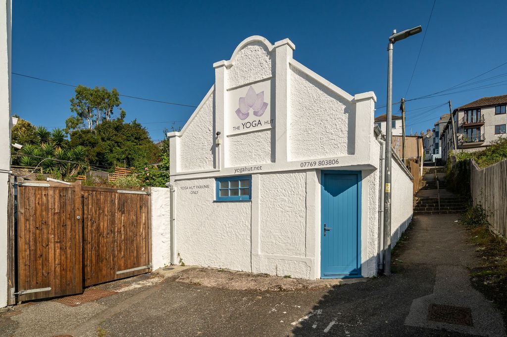 Property photo 1 of 4