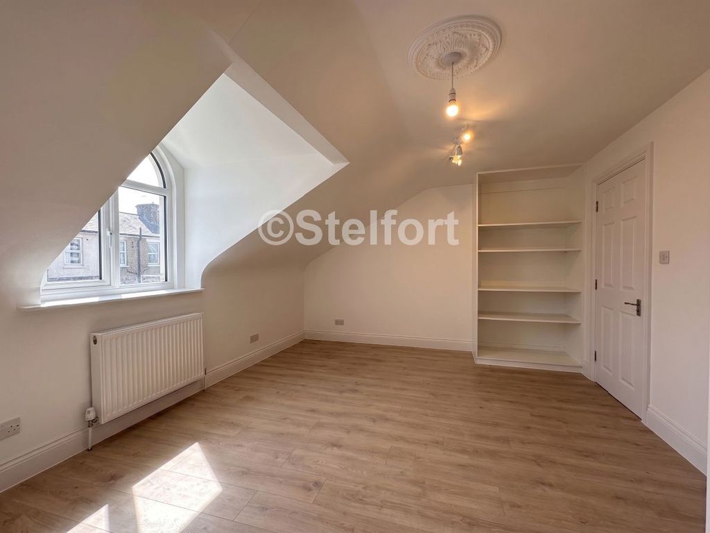 Property photo 2 of 6