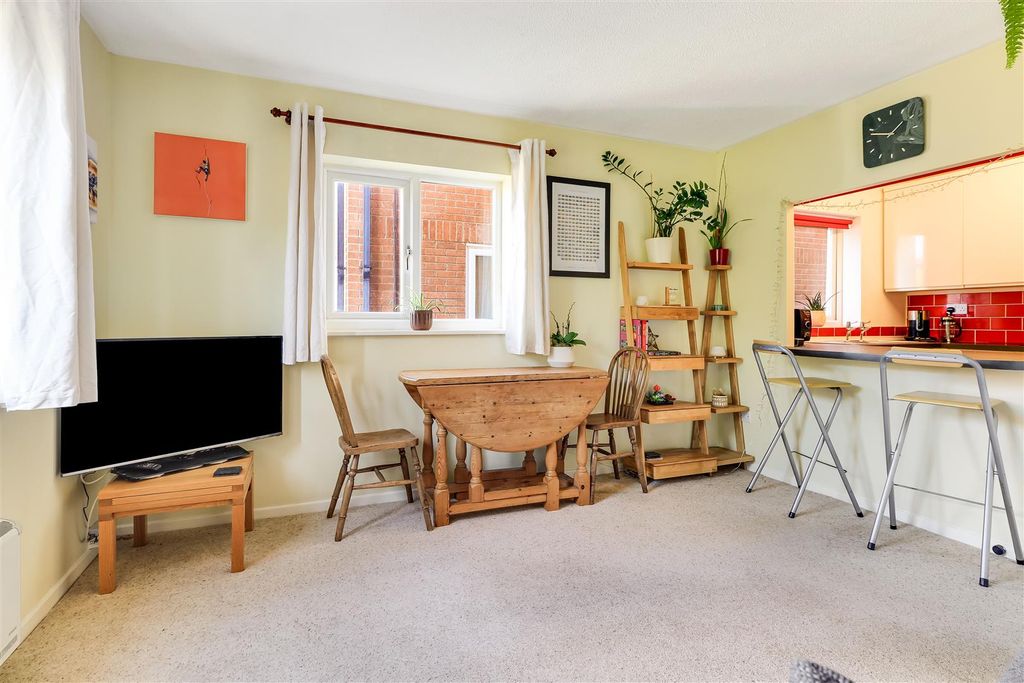 Property photo 2 of 14 Img (13).Jpg