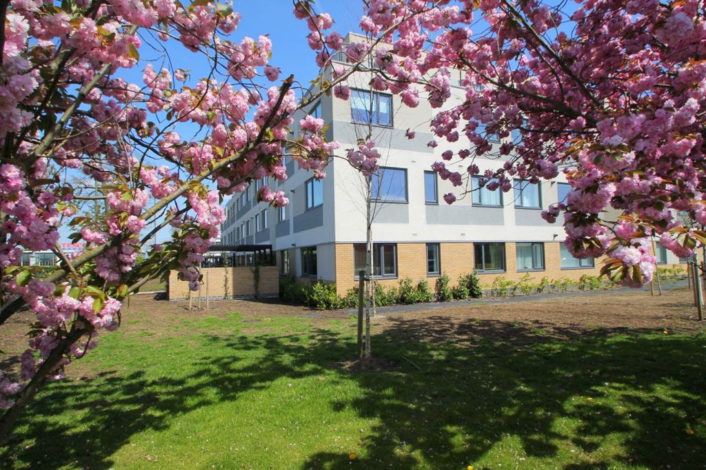 Property photo 1 of 9 Picture No. 10