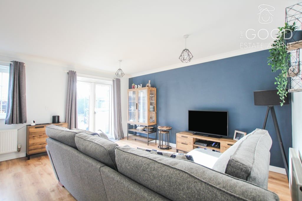 Property photo 1 of 18