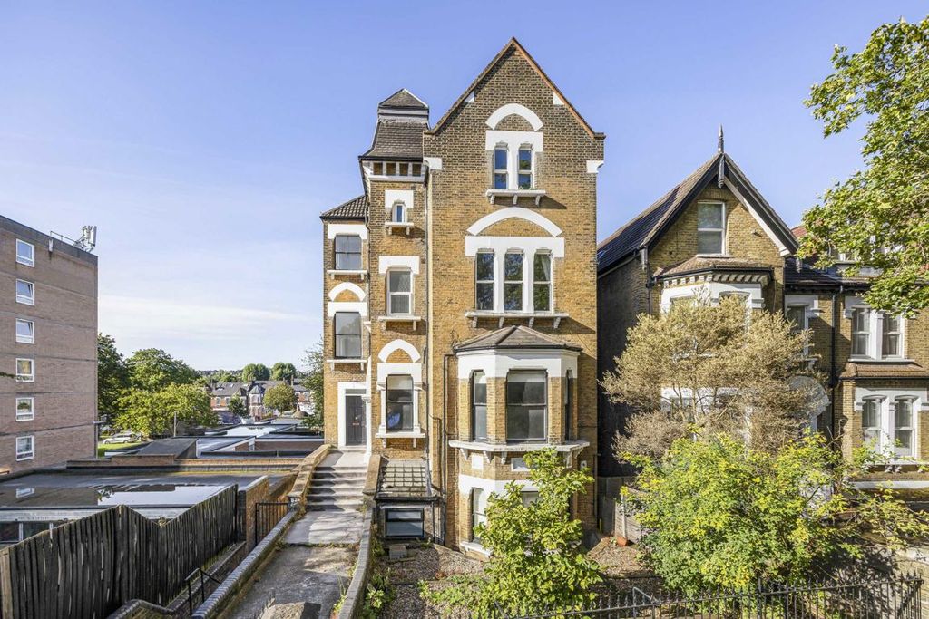 Property photo 1 of 5