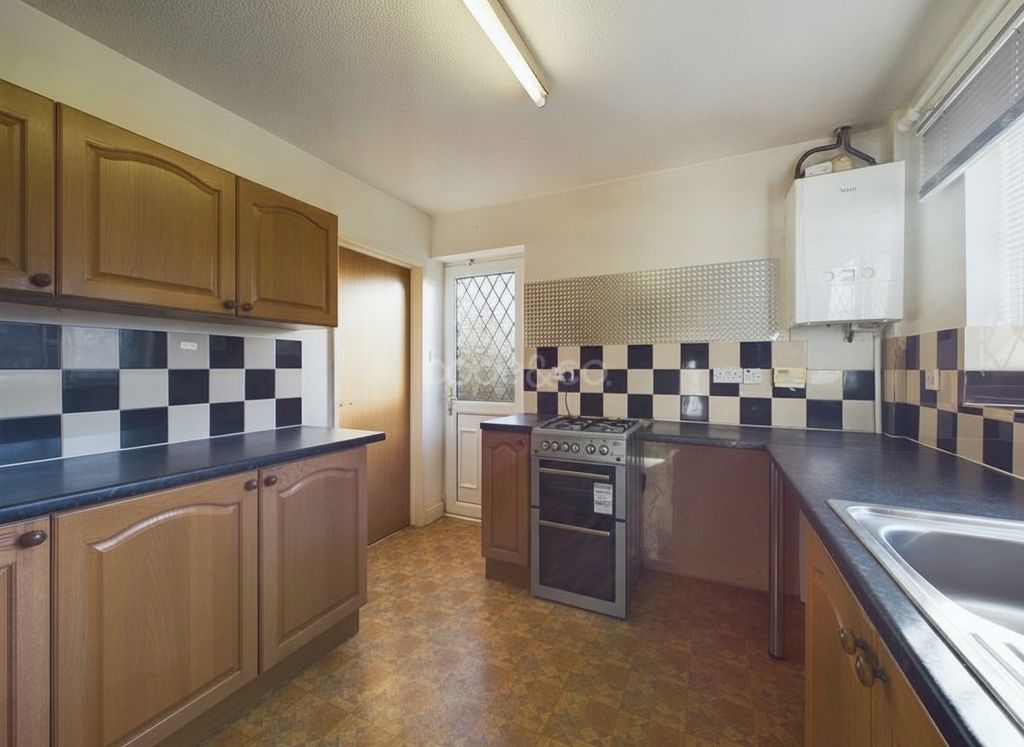 Property photo 2 of 12 1645853