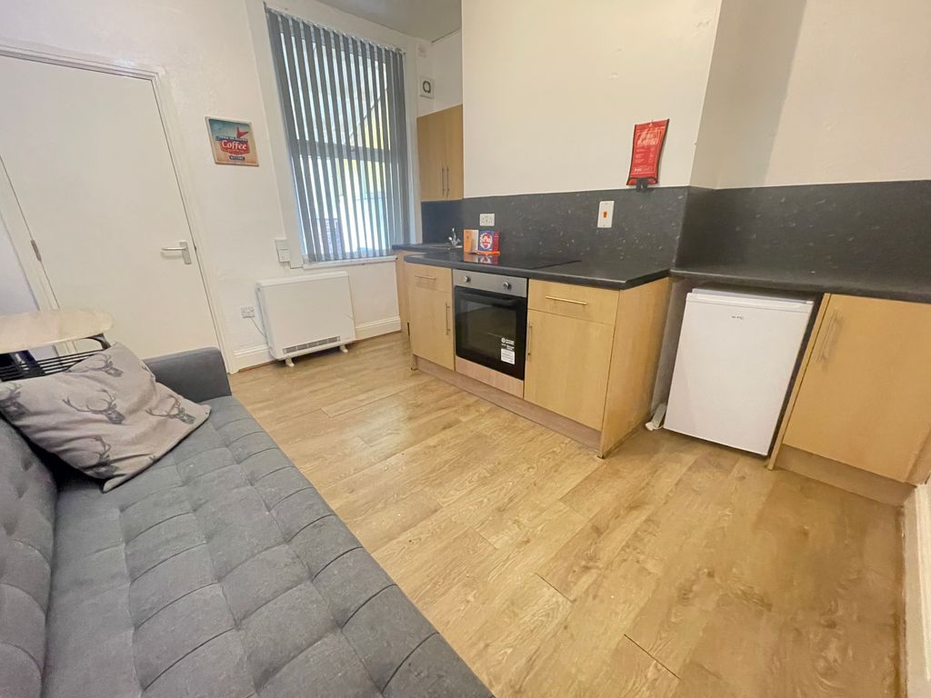 Property photo 1 of 5 Kitchen