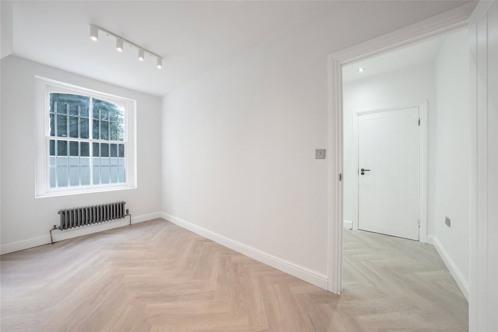Property photo 2 of 10 Picture No. 03