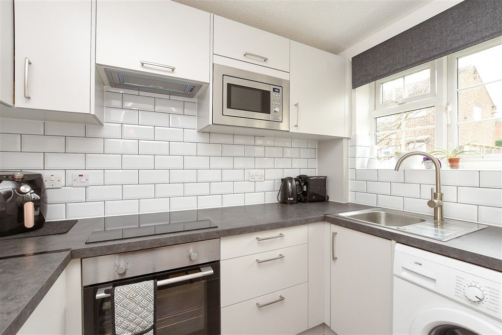 Property photo 1 of 8 Kitchen