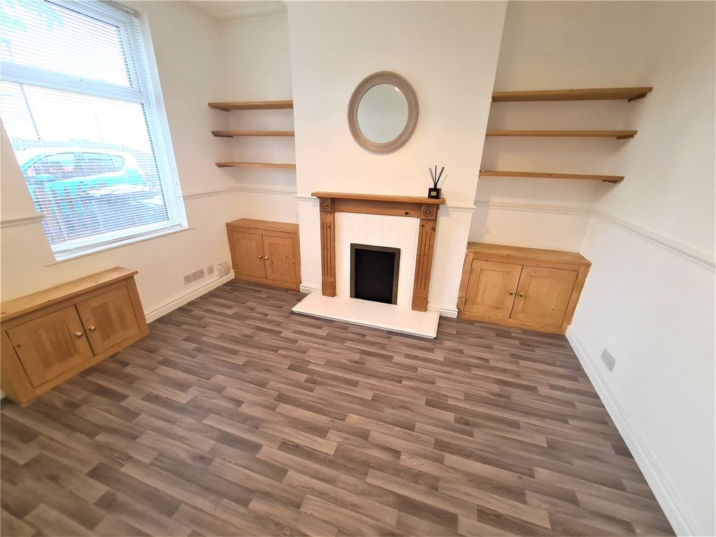 Property photo 2 of 8 Picture No. 04