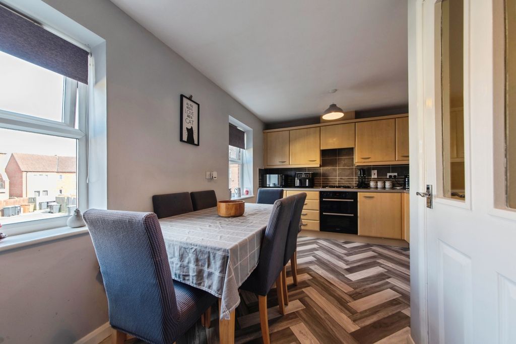 Property photo 3 of 20 Pbox-Img.Jpg