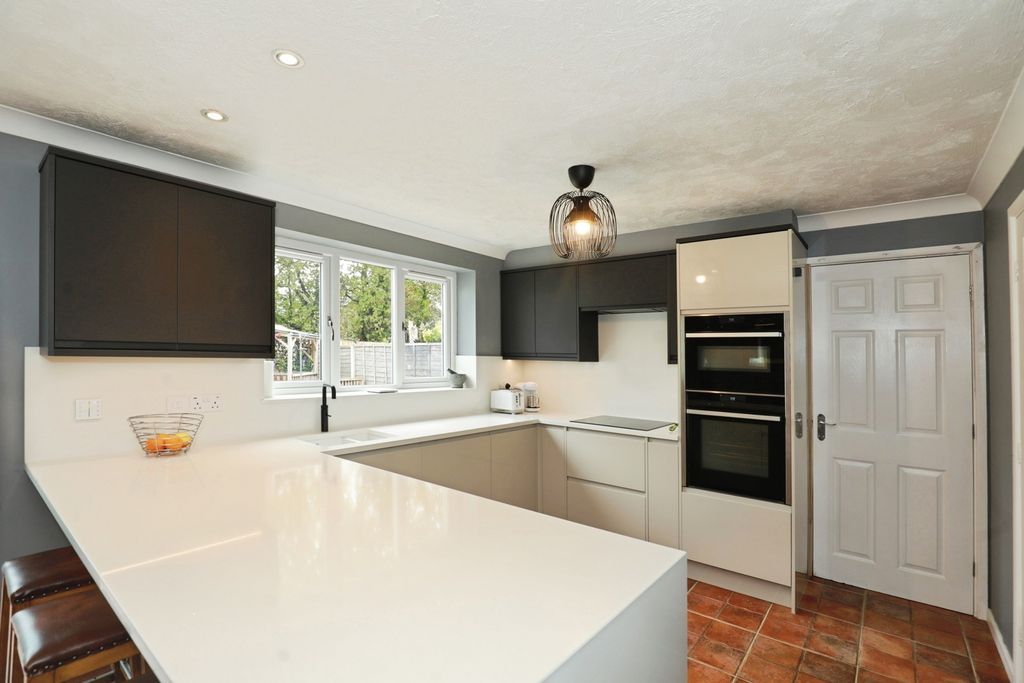 Property photo 3 of 17 Photo