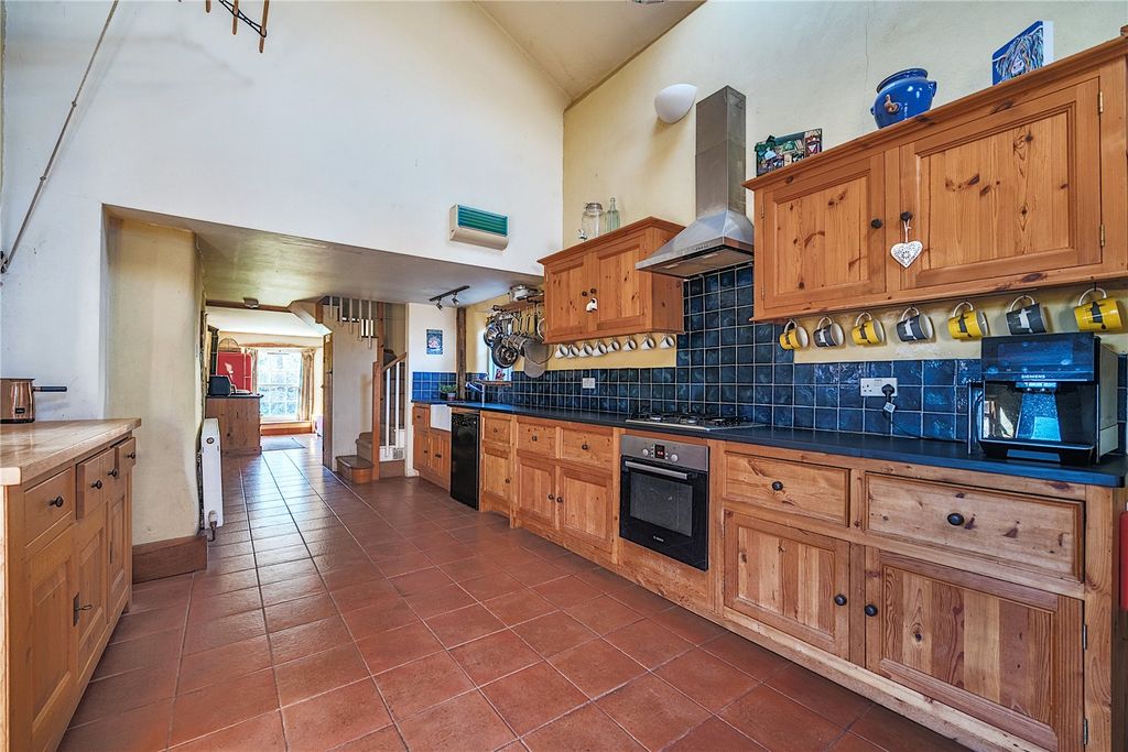 Property photo 3 of 35 Picture No. 15