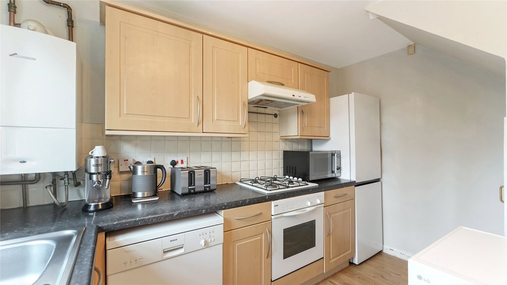 Property photo 3 of 17 7