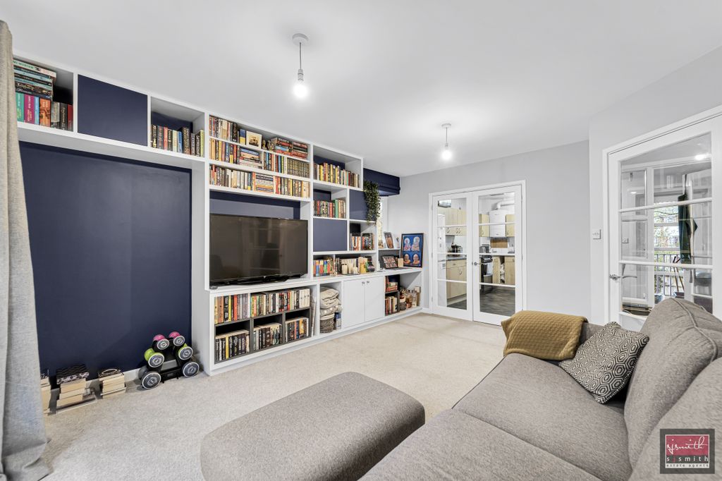 Property photo 2 of 12 Dsc06107