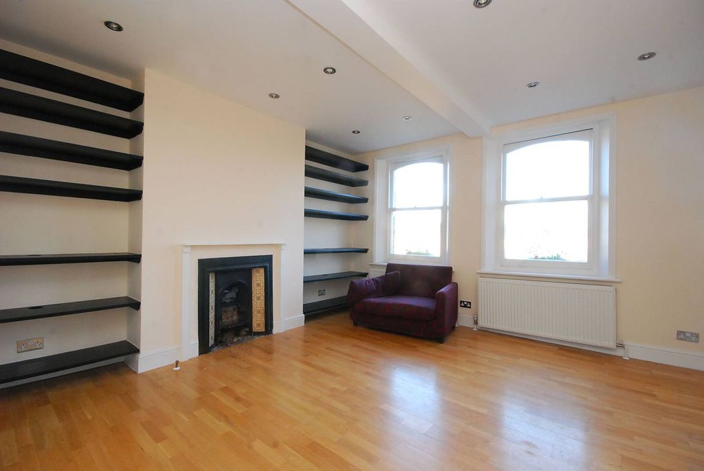 Property photo 2 of 12