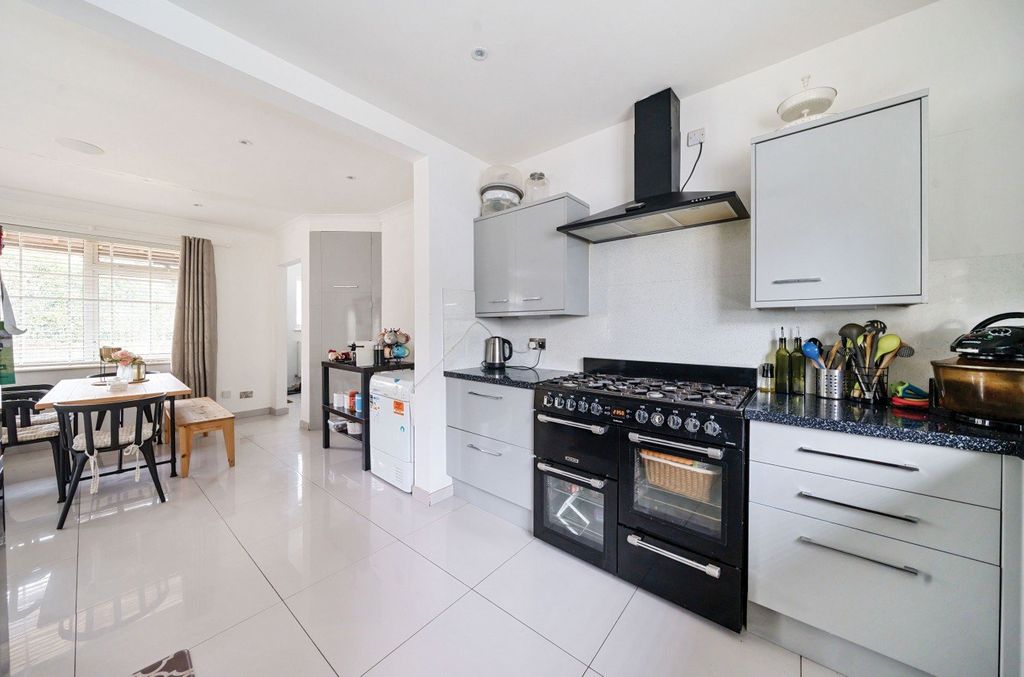 Property photo 3 of 12 Picture No. 26