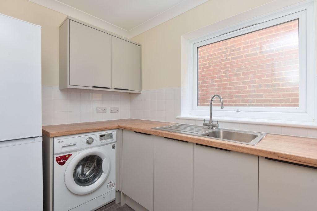 Property photo 3 of 8 1494075