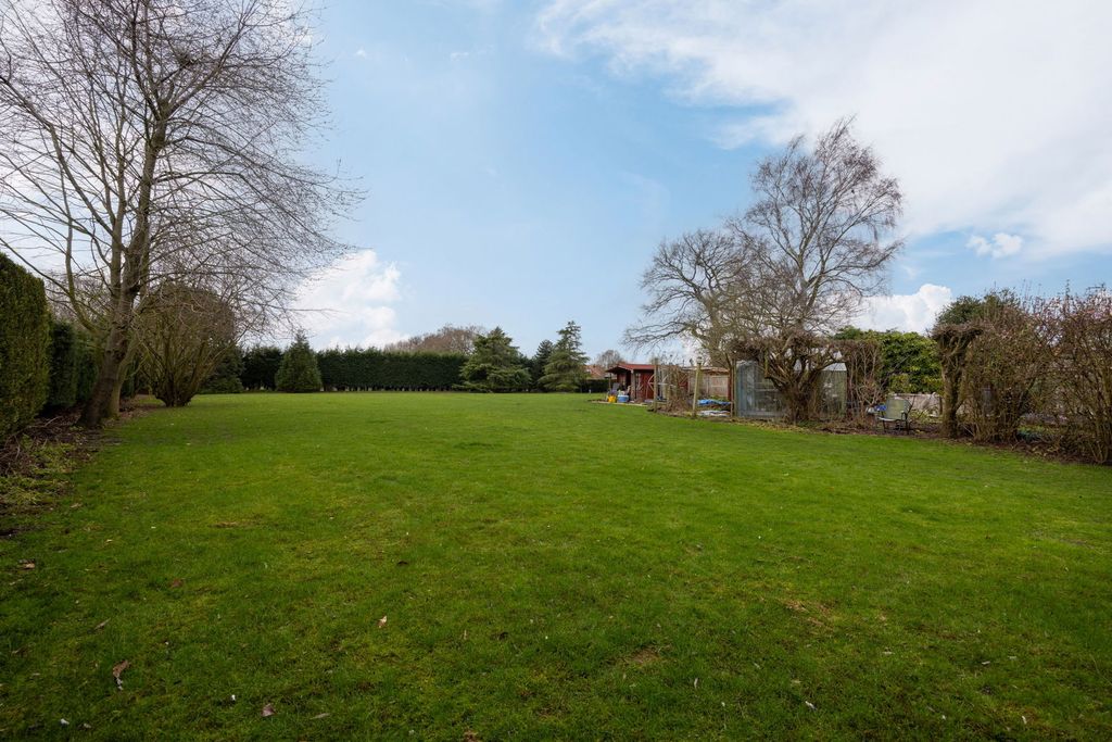 Property photo 3 of 39