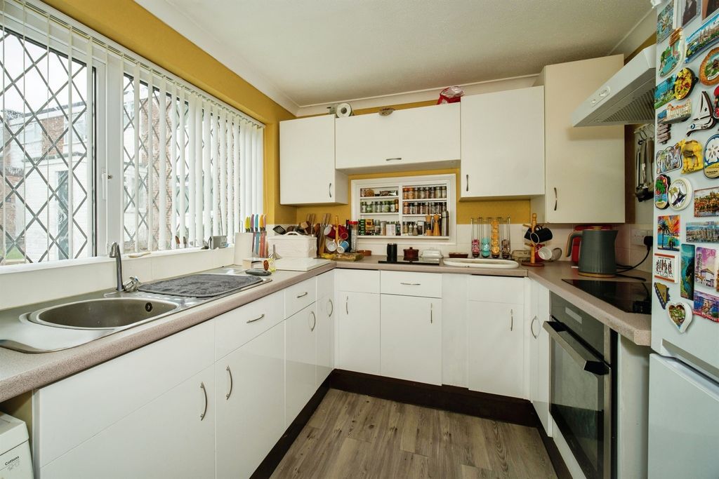 Property photo 3 of 10