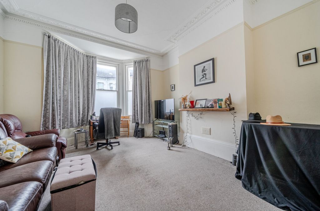 Property photo 2 of 14 1465396-1-6A0c2F9...