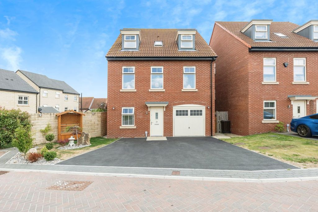 Property photo 1 of 22