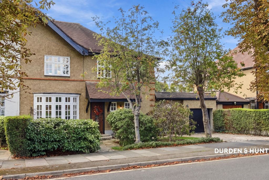 Property photo 1 of 33