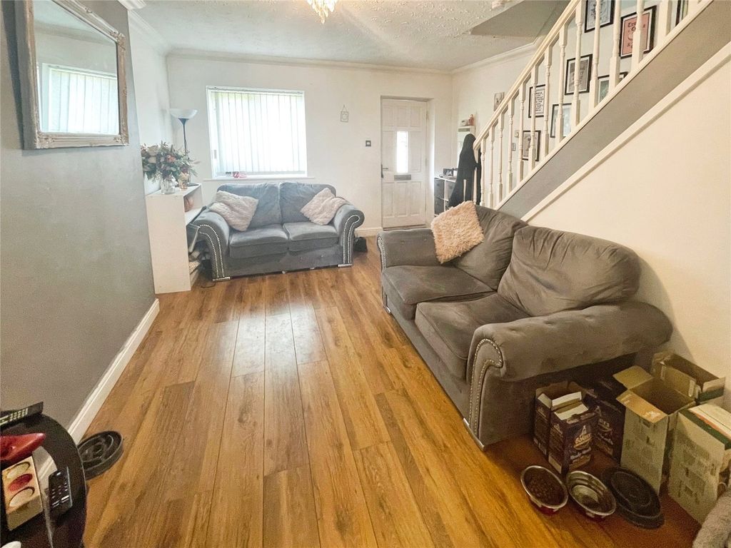 Property photo 3 of 15 Lounge