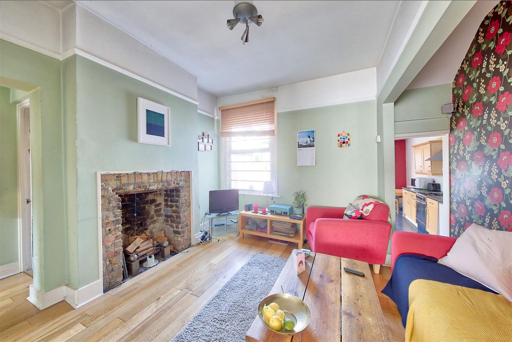 Property photo 2 of 8 68B_Vanderbilt_Road_Image6_15138_4.Jpg