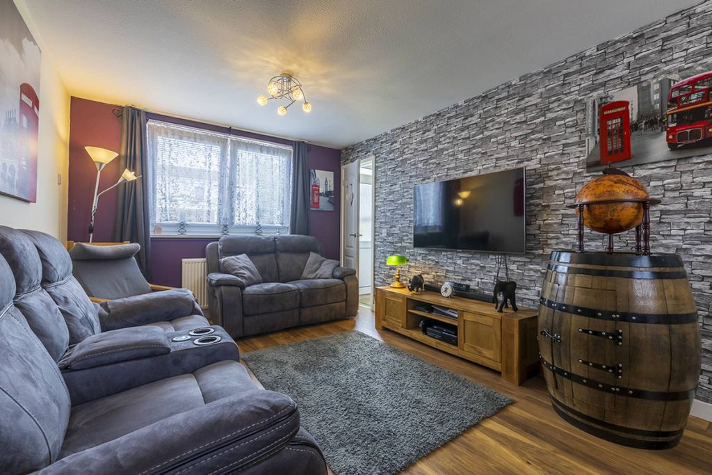 Property photo 2 of 34
