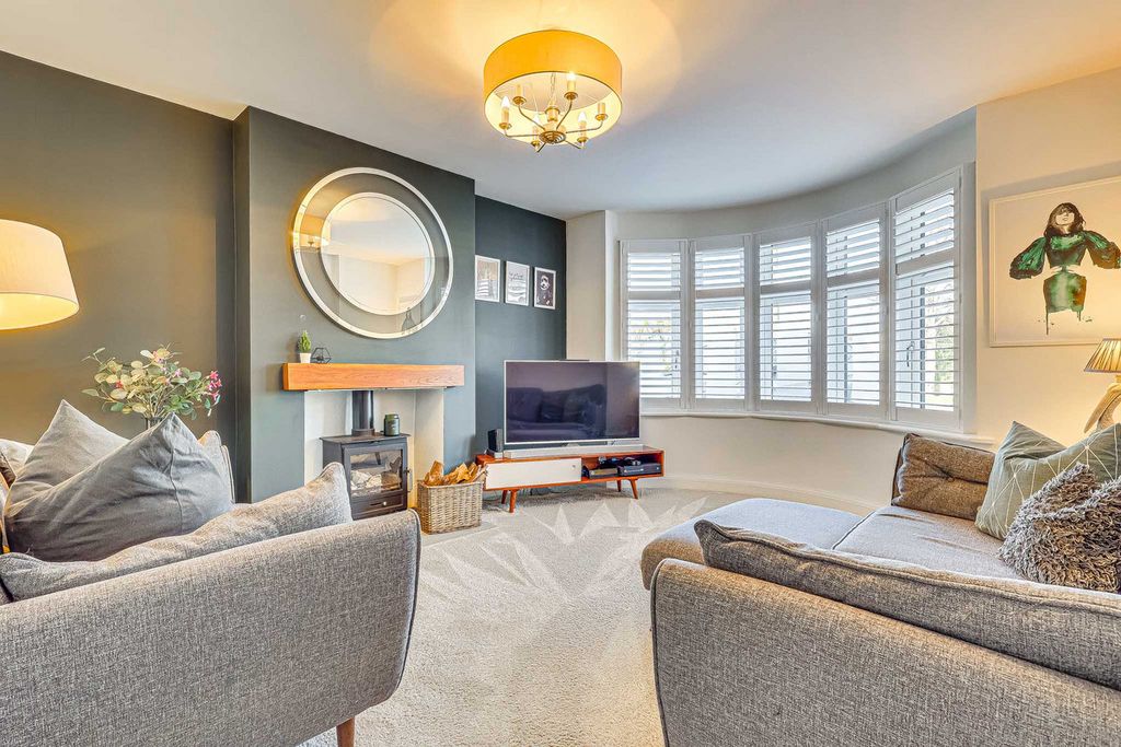 Property photo 3 of 38