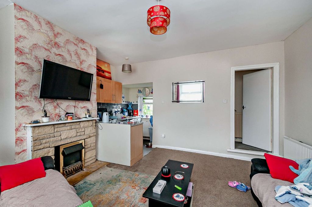 Property photo 3 of 21