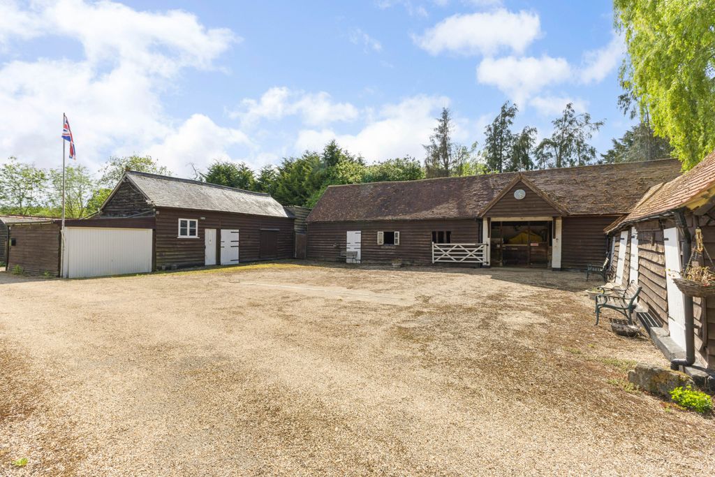 Property photo 2 of 23