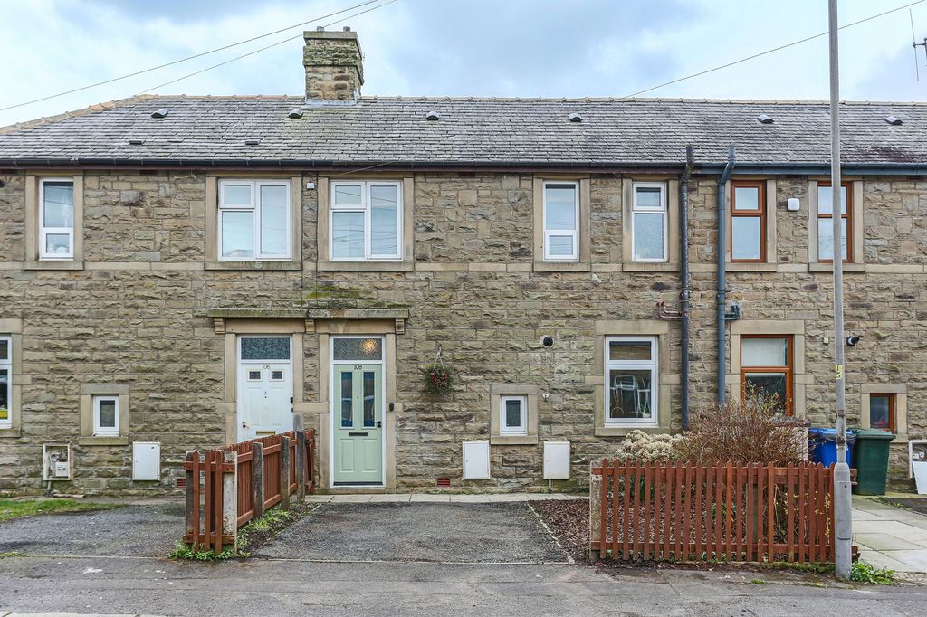 Property photo 1 of 27