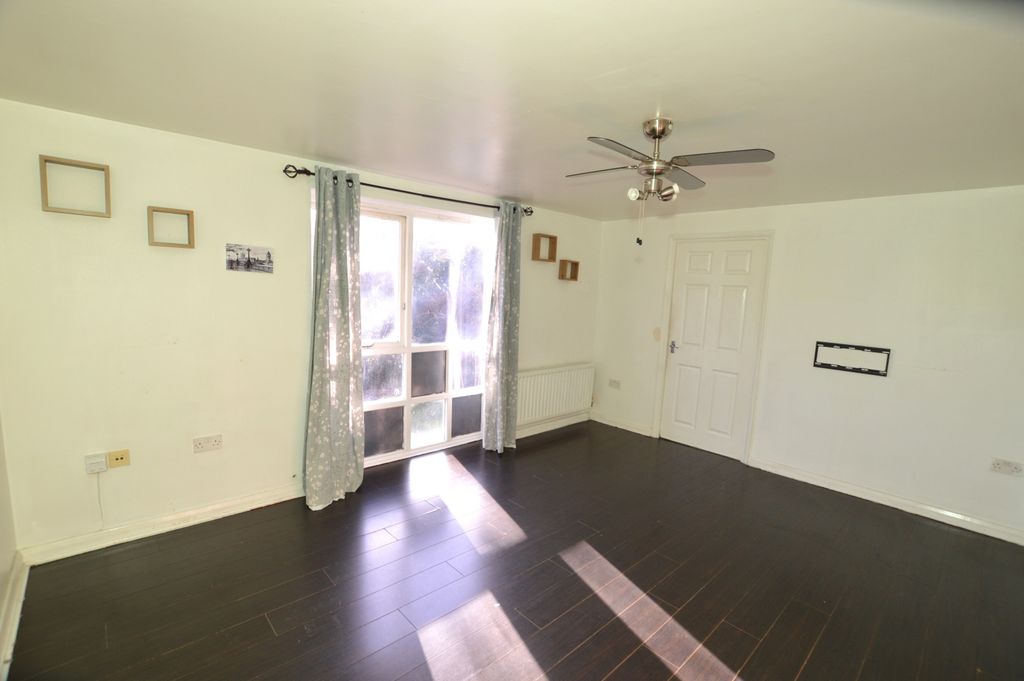 Property photo 1 of 11 Dsc_0774