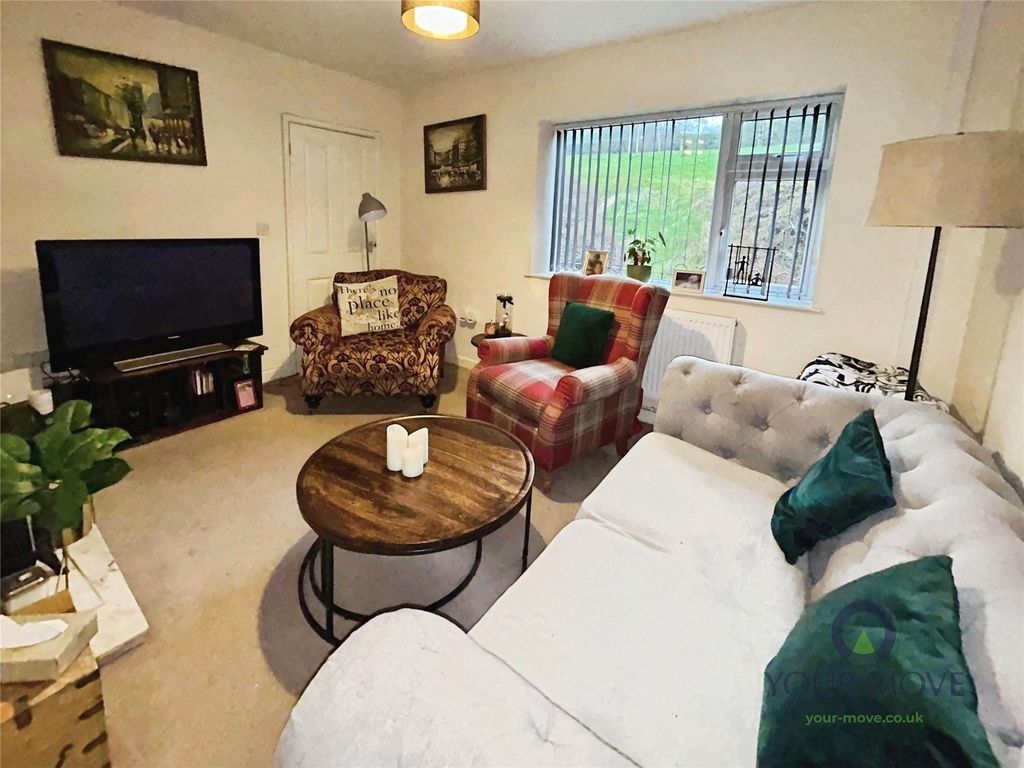 Property photo 2 of 12 Lounge