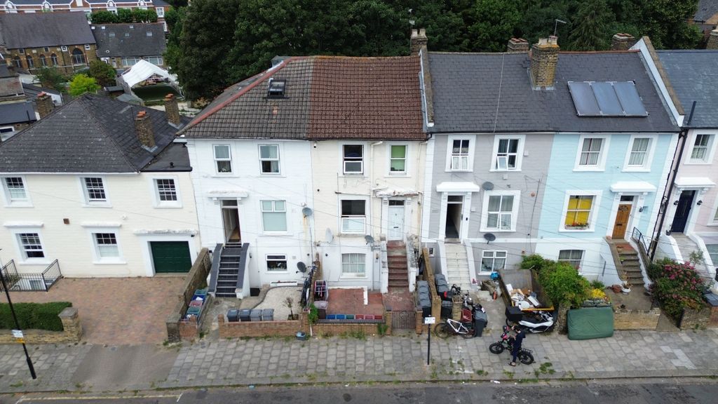 Property photo 2 of 2