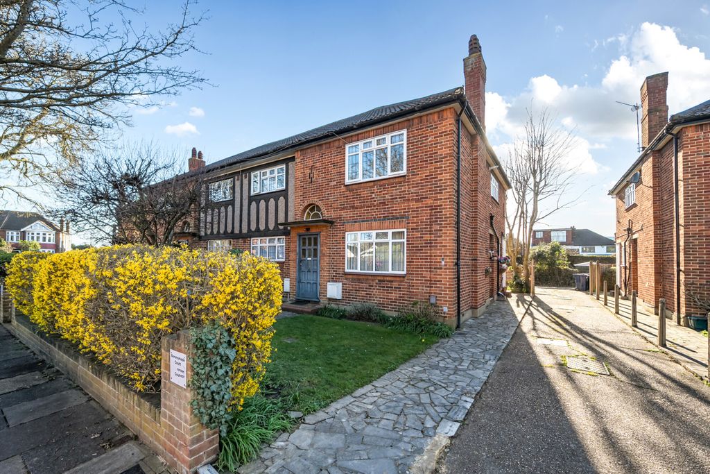 Property photo 1 of 11 1430365-1-69Bad56...